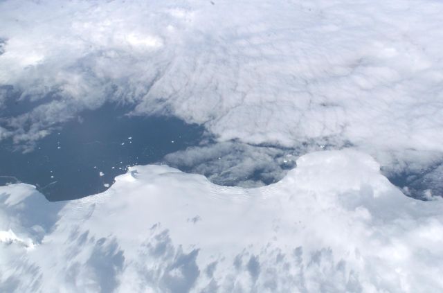 Planet Earth - Antarctica's Peninsula: Ice shelves facing rapid climate shifts
