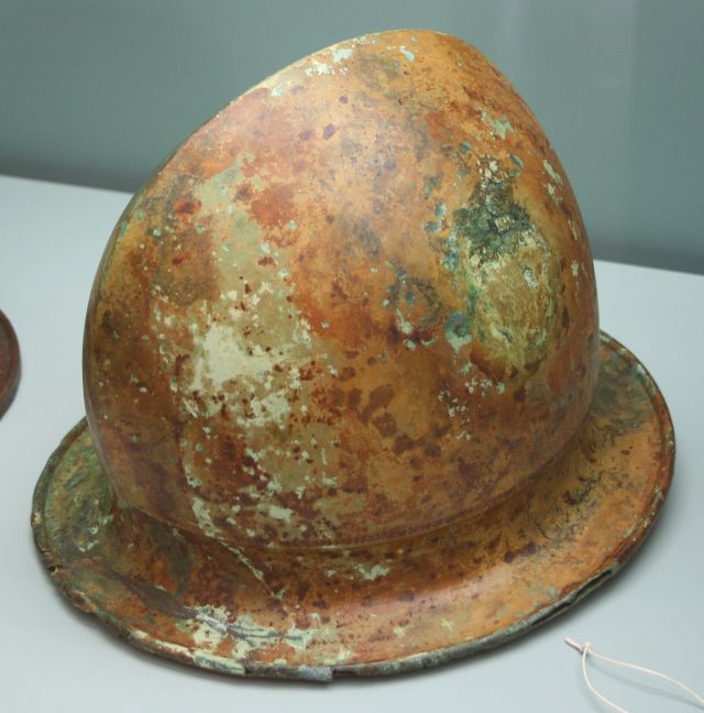 The Etruscans - Negau helmets: bronze headgear from an ancient ceremonial cache