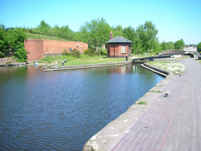 Great Structures - Canal toll islands: Britain's historic waterway checkpoints