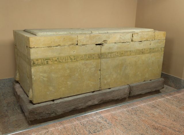 Egyptology - Henhenet: Mentuhotep II's queen who died in childbirth