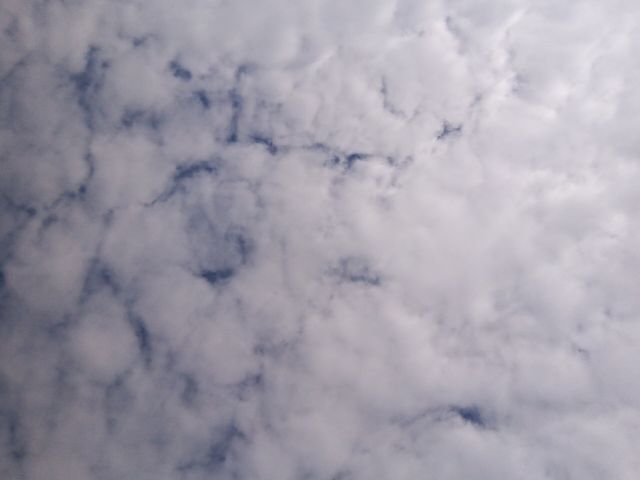 Weather - Perlucidus: cloud layers broken by sinking air
