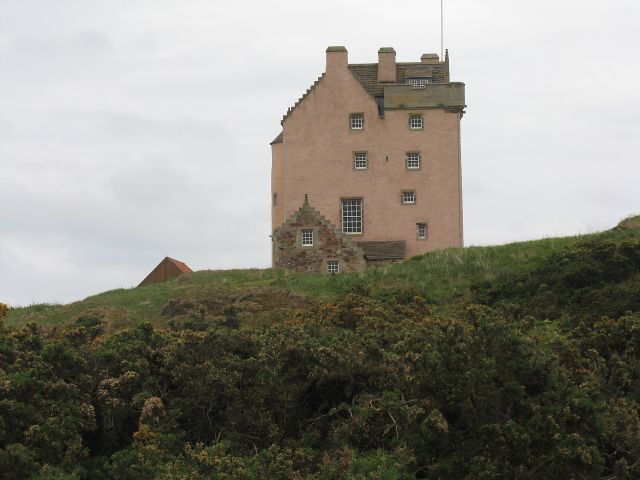 Castles & Palaces - Castle restoration: Reviving Scotland's ruined medieval tower houses