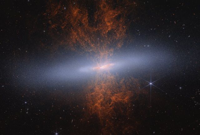 Space - Cigar Galaxy: Webb peers into cosmic starburst