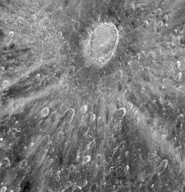 Space - Hubble uses the Moon as an exoplanet mirror