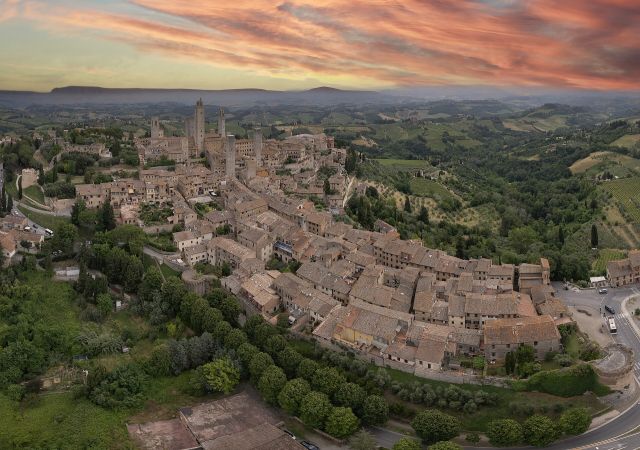 World Wonders - San Gimignano: Tuscany's preserved medieval town of towers