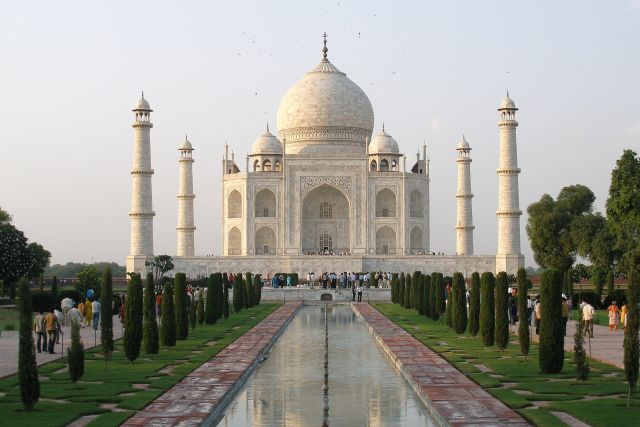 World Wonders - Taj Mahal: The Mughal empire's architectural masterpiece