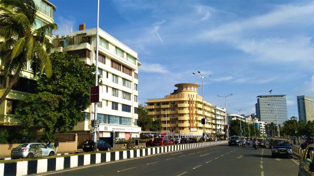 World Wonders - Mumbai's architectural contrast around the historic Oval Maidan
